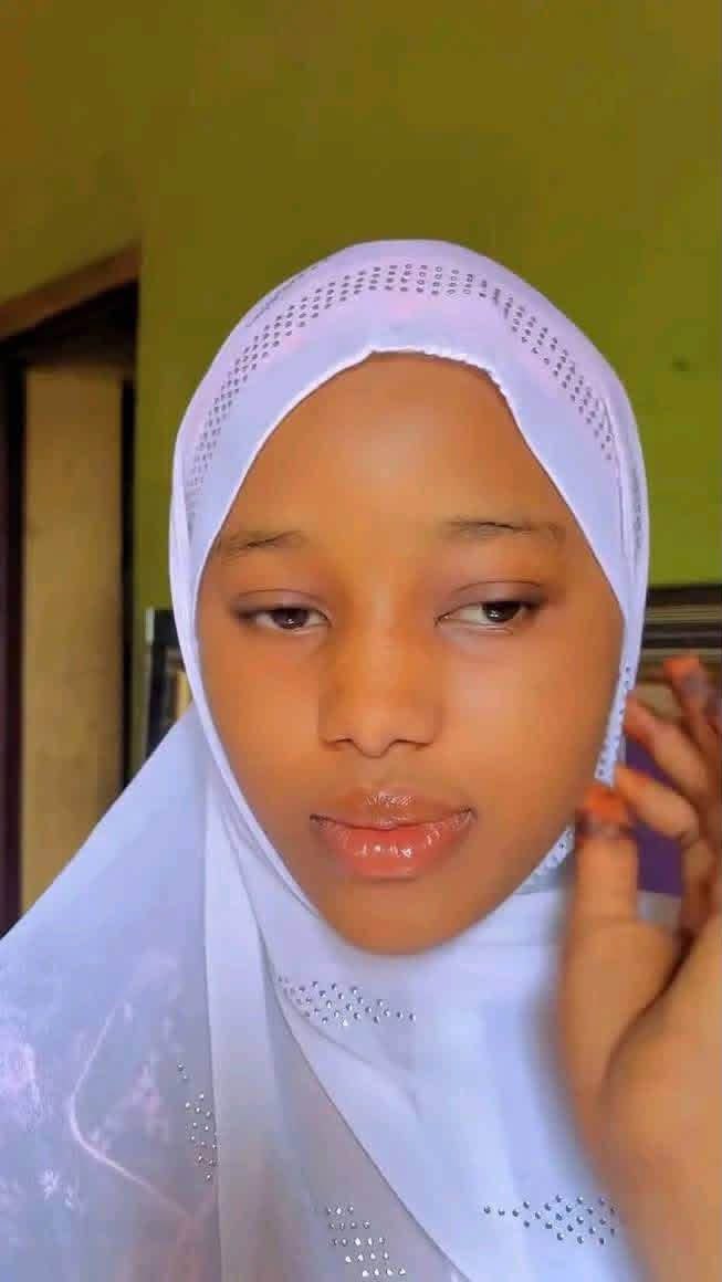 Fatimavj2e's tweet photo. Ya Allah duk namijin da yake tashi sallar asuba kayimai bude na alkairi kabashi duk abinda yake so karufa mishi asiri 🤲💔 https://t.co/1OpaCRxclF