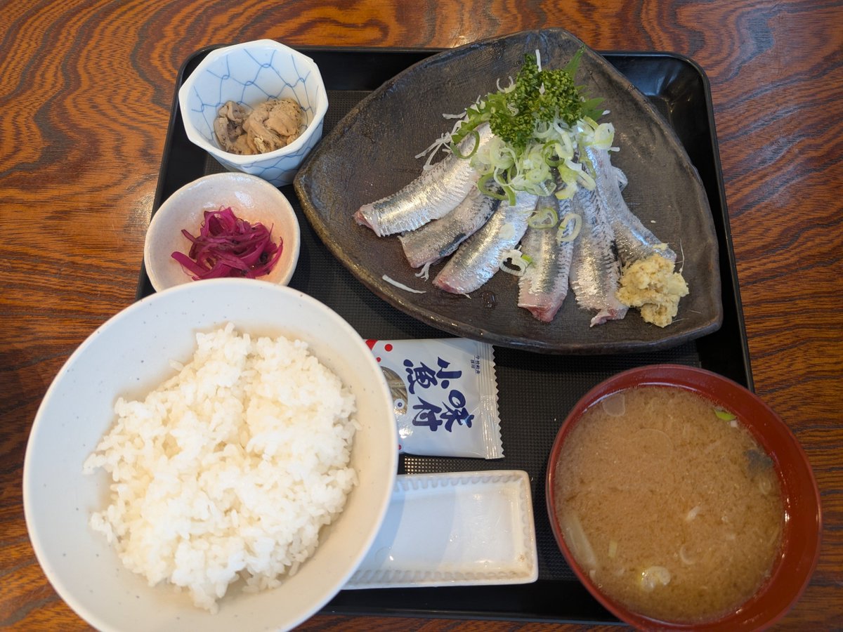 TaroinZAT's tweet photo. 今日の #みやたや

真鰯の定食 https://t.co/S7mNWIpQ7j
