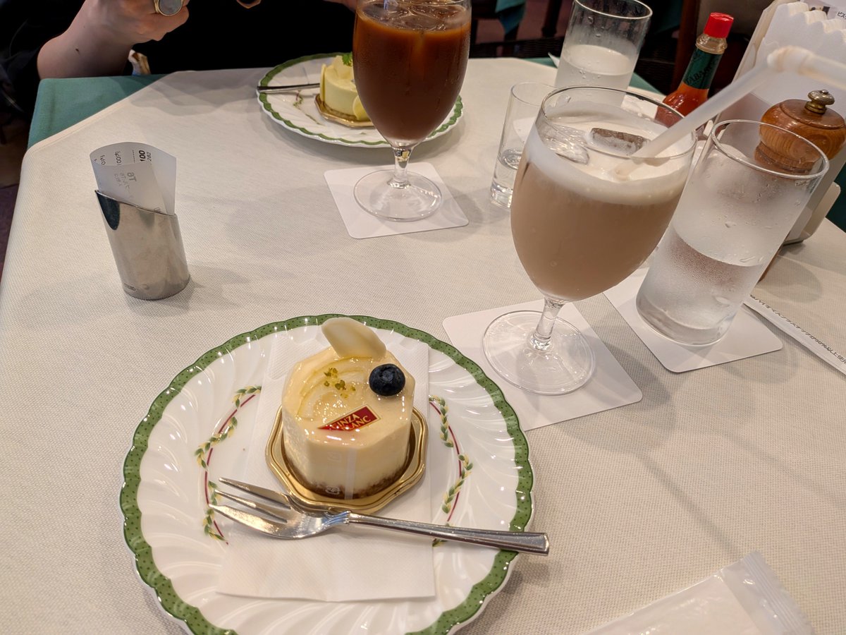 CloReco_'s tweet photo. 鉛屋ちゃんと無事合流しました〜😚 https://t.co/mXWRMWGXiD
