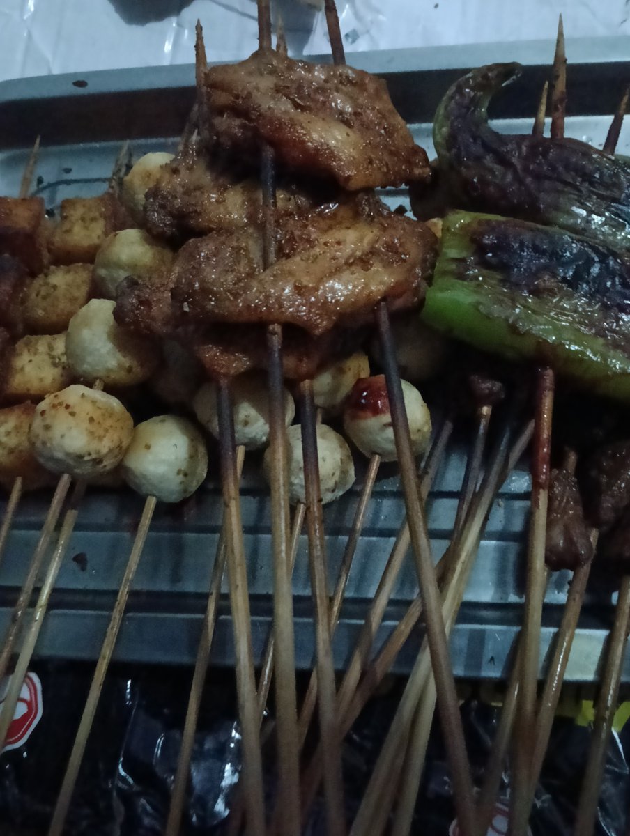 DemitriFardelos's tweet photo. Craving late-night street flavor This crispy fried skewer with spicy cumin is my go-to mood lifter after work  #StreetFoodVibes， https://t.co/9qSwpaN9JU