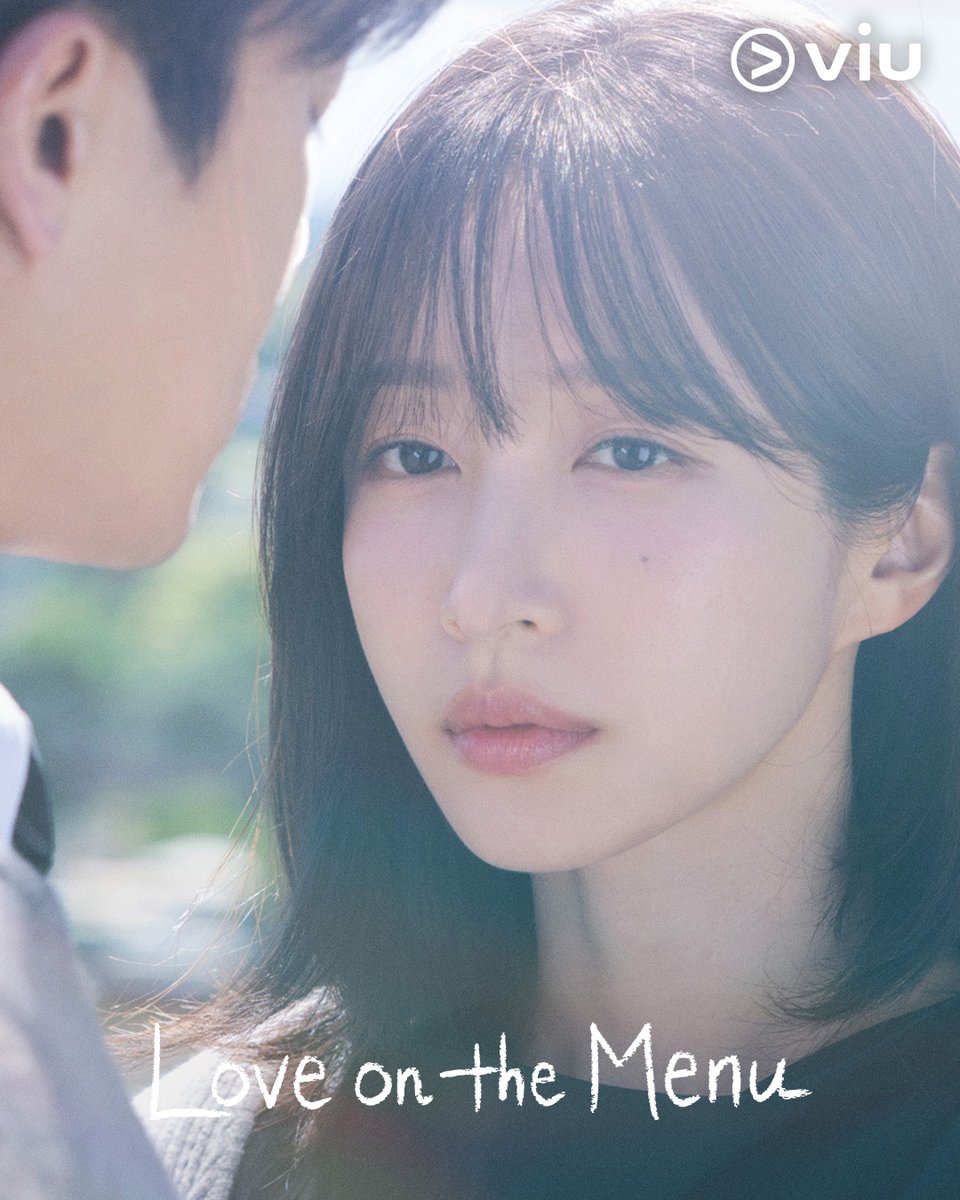 ViuSG's tweet photo. 𝗖𝗮𝘁𝗰𝗵 #LoveOnTheMenu 𝗼𝗻 𝗩𝗶𝘂 𝟮𝟲 𝗝𝘂𝗹!
If #HaSeokJin is the kind who gives up everything for love, but #AhnHeeYeon #EXID's #Hani is somewho who would give up love for her family, is compromising in the middle going to be challenge for them? ❤️‍🩹 https://t.co/lgD1HJFZQR
