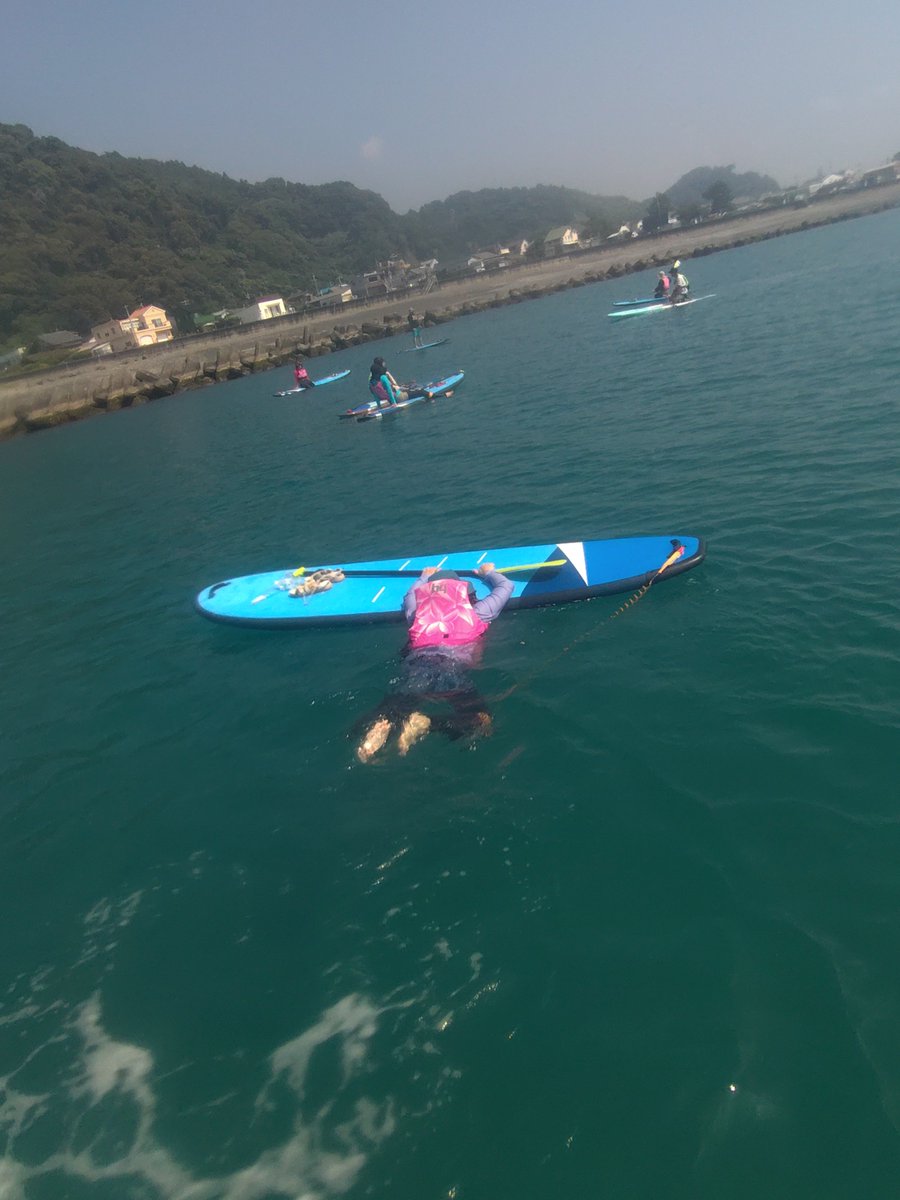 19_naopin's tweet photo. 子育て終了ママたちが、
これから自分たちが
楽しむぞ！とSUP満喫💛
海に浮かんで現実逃避w
安心安全の公認スクールで
SUPどうですか！？
#クラブサリーズ #静岡市 #石部 #用宗 
#SUP 
#BG静岡クラブサリーズ海洋クラブ  
#BG財団 #SiJ #公認スクール https://t.co/pl3YJhsz4d
