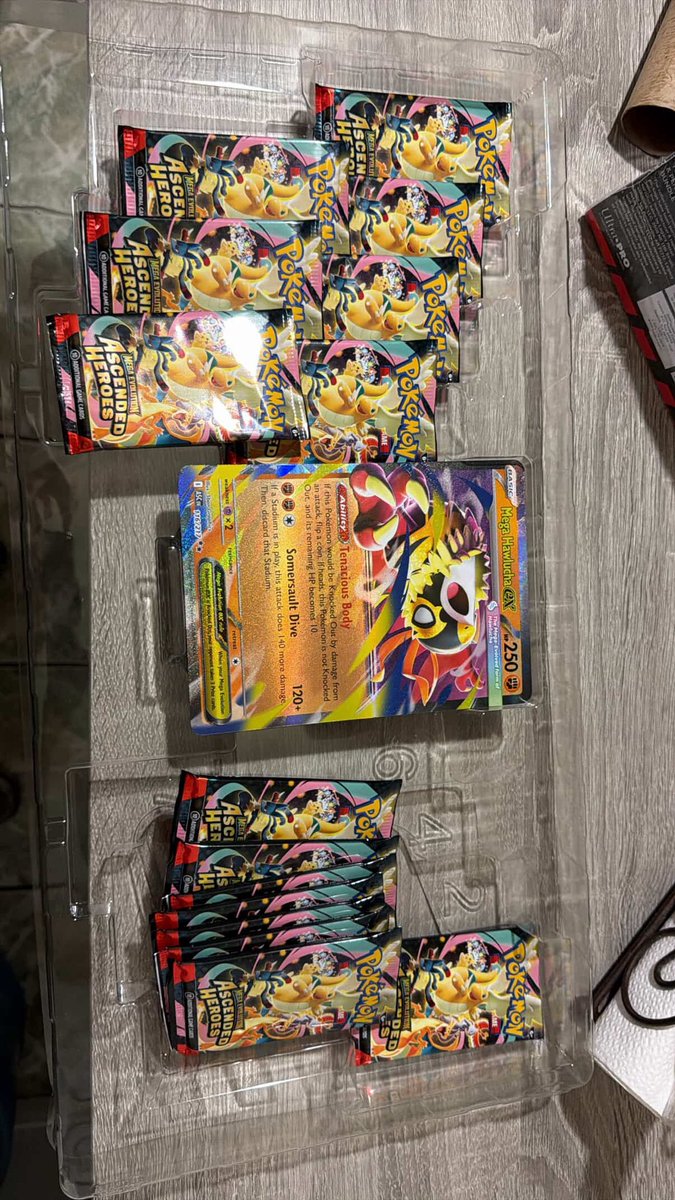 _natesmedia's tweet photo. Anyone else get an extra pack in their Ascended Heroes box??? @PokeNabu https://t.co/rTgKtcbucu
