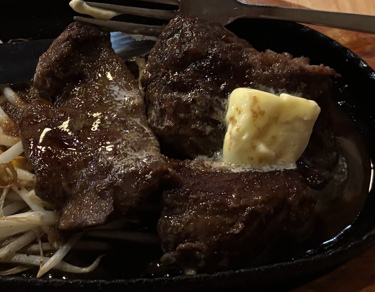 over_net's tweet photo. 噂のステーキです
部位はサガリです
肉肉しくて非常に美味しいです https://t.co/wp4T3f6AID