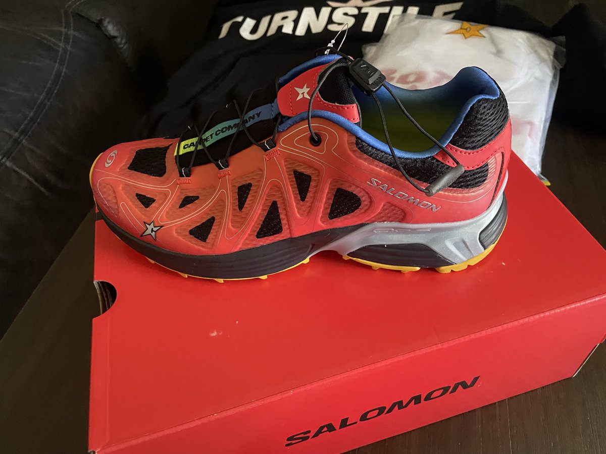 Turnstile's tweet photo. @lucien_remy the purple is common to 9000 pKdz, but the red is limited to 1700, those green Nikes I saw at goodwill amazing find https://t.co/zp6O0tJWxG
