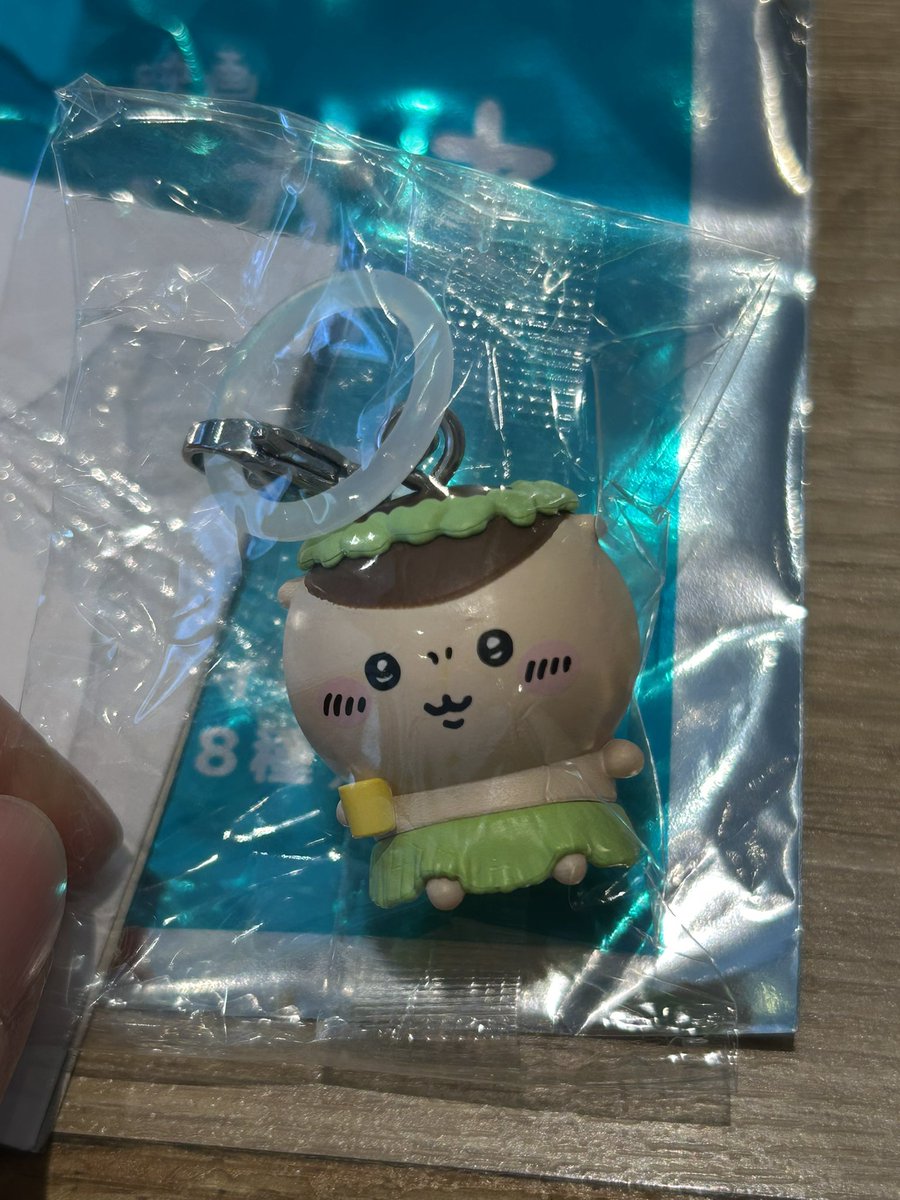 pnym2da's tweet photo. 特典のめじるしチャームはくりまんじゅう先輩でした🫶
てかポスターに「いつまでも。」って書いてある…ダブルミーニングじゃん…意味怖やめて(泣) https://t.co/kzVU0MovHN