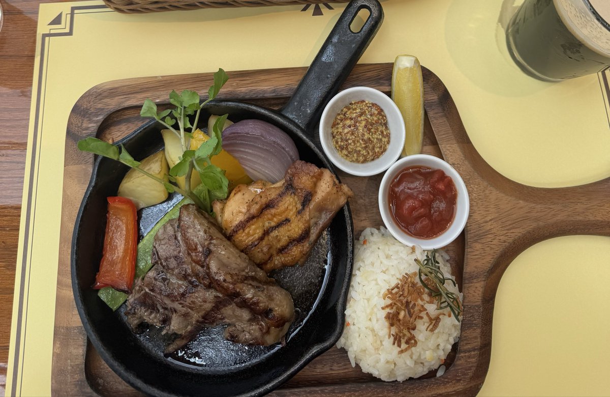 dietswamp's tweet photo. ユニバで肉食ってる！これなら太らんな！
#ダイエット
#ダイエット仲間募集中 https://t.co/uV5DHuZYdl