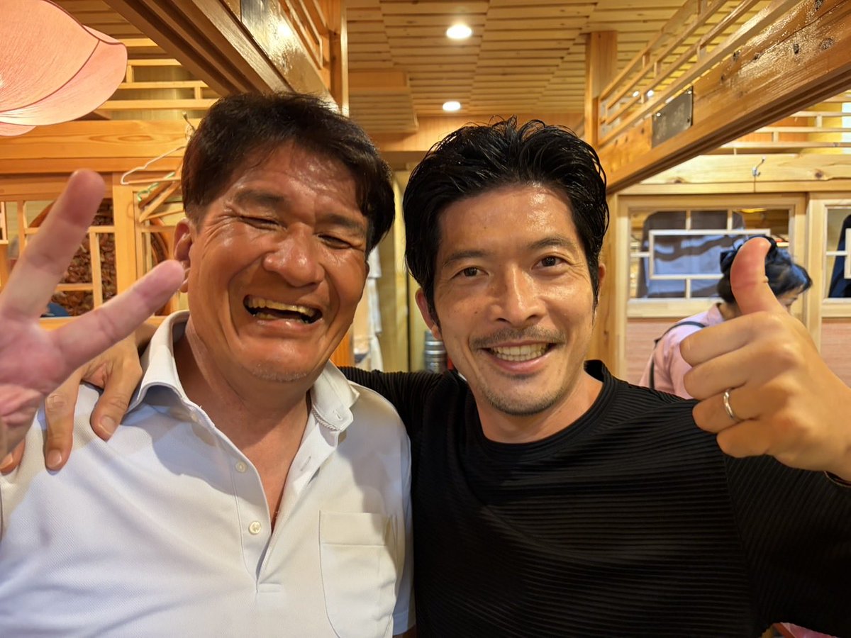 OGATCHAN11's tweet photo. 🟥OB会 徳島ヴォルティス🟦
久々に徳島時代の皆さんにお会いできて楽しい時間でした。
新田さん（元社長）
太田圭輔くん（なでしこジャパンコーチ）
鈴木達也くん（元選手）
フロントは、渡邉くん、福田くん、大塚くん浦野くん、強化だった岡田くんも。徳島時代が懐かしくあの経験がいかされてます✌️🌀 https://t.co/zUwxZSqOf1