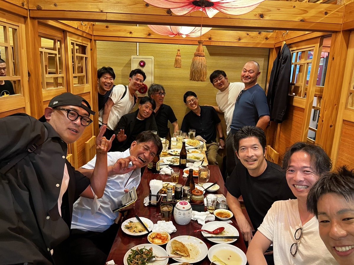 OGATCHAN11's tweet photo. 🟥OB会 徳島ヴォルティス🟦
久々に徳島時代の皆さんにお会いできて楽しい時間でした。
新田さん（元社長）
太田圭輔くん（なでしこジャパンコーチ）
鈴木達也くん（元選手）
フロントは、渡邉くん、福田くん、大塚くん浦野くん、強化だった岡田くんも。徳島時代が懐かしくあの経験がいかされてます✌️🌀 https://t.co/zUwxZSqOf1