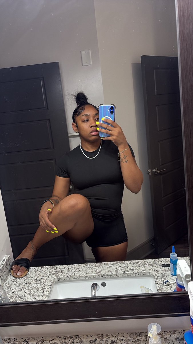 realcecej's tweet photo. Loving me 🫧🦋 https://t.co/9VKDwPD3kg