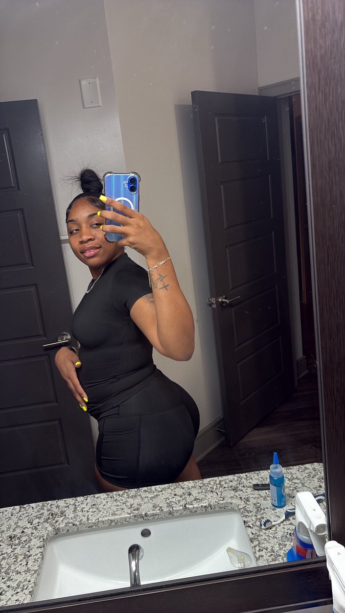 realcecej's tweet photo. Loving me 🫧🦋 https://t.co/9VKDwPD3kg