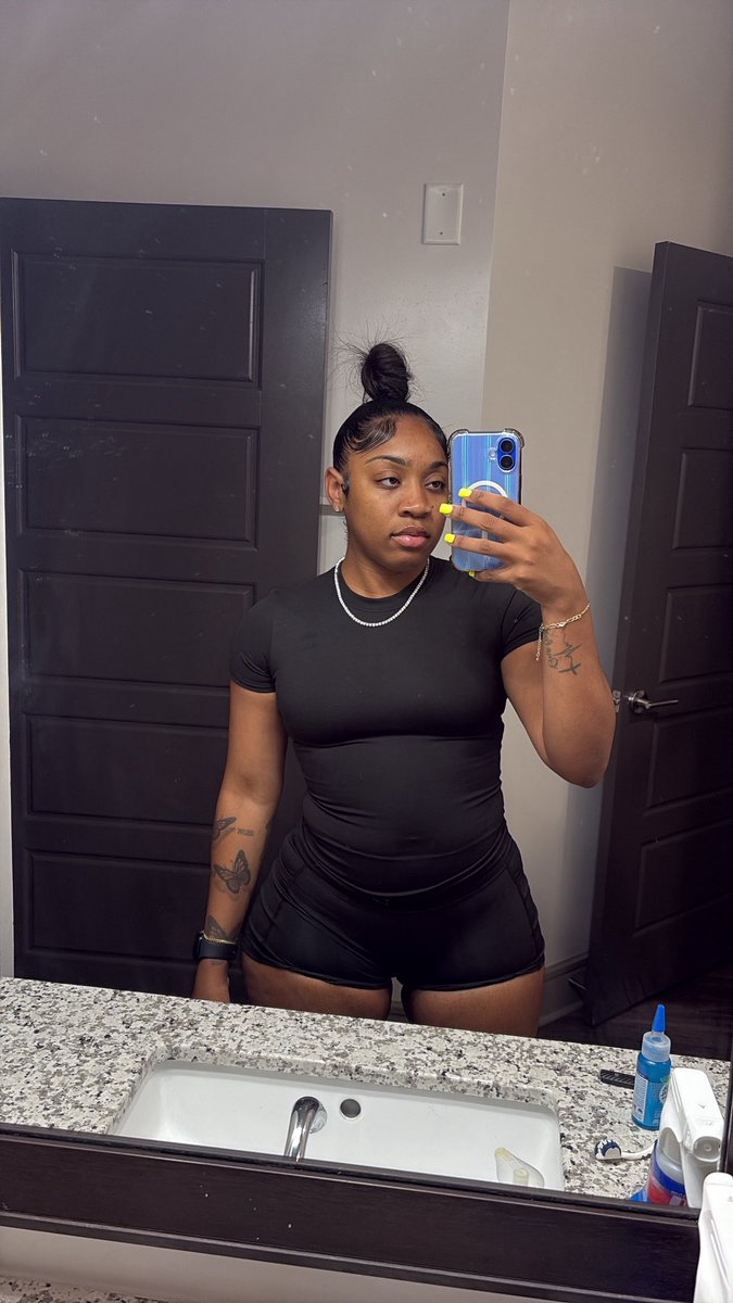 realcecej's tweet photo. Loving me 🫧🦋 https://t.co/9VKDwPD3kg
