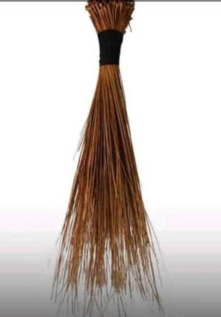 Khulharum's tweet photo. This broom reminds me of Sunday general cleaning in high school😹 https://t.co/C9O95RPCoY