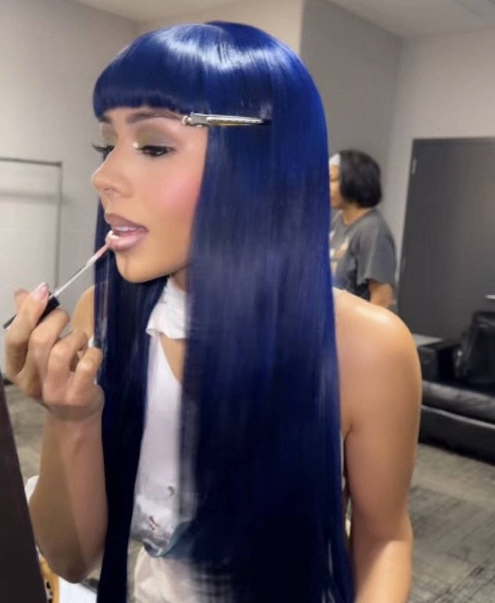 LoversOfRyRy's tweet photo. Burning Blue💙 https://t.co/AY8hKAysTC