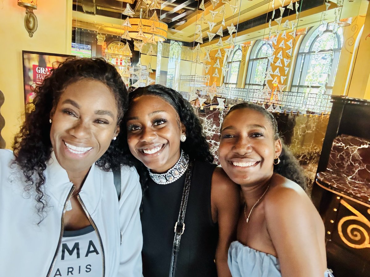 ArleenSlagle's tweet photo. Never be too busy for what’s important in your life!! Family, friends, the youth of tomorrow and those who want you by their side for guidance and inspiration.
#MentorshipMatters #womenofthefuture #BeABlessingToOthers #giveback https://t.co/QLshduzVQk
