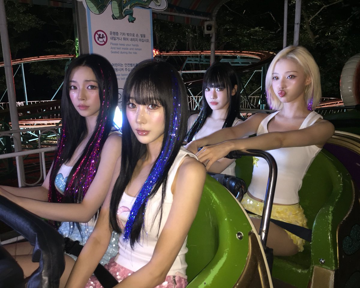 aespa_official's tweet photo. here we go 

#aespa #æspa #에스파 #エスパ
#KISSNTELL #aespaKISSNTELL https://t.co/TIhDjXC7mB