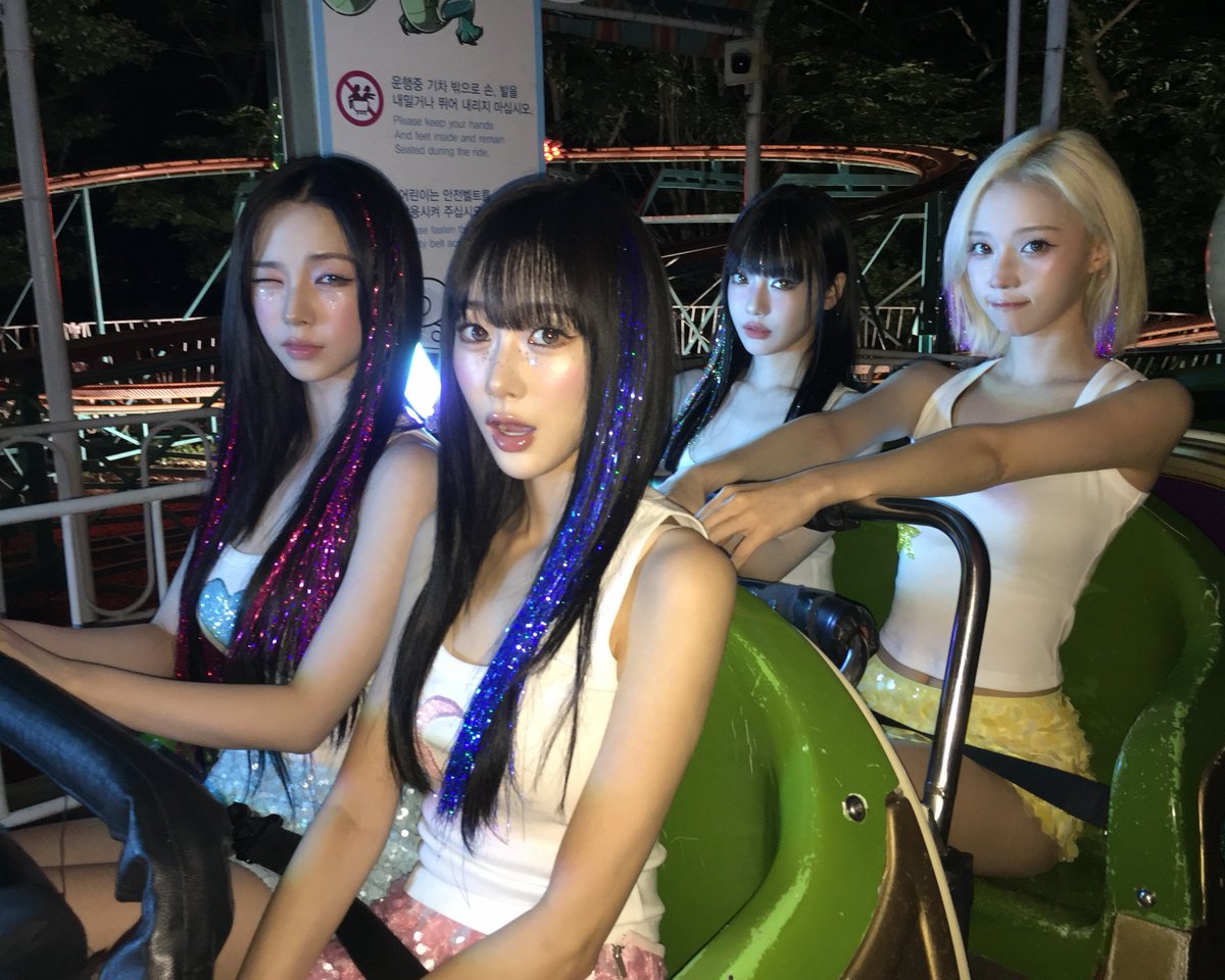 aespa_official's tweet photo. here we go 

#aespa #æspa #에스파 #エスパ
#KISSNTELL #aespaKISSNTELL https://t.co/TIhDjXC7mB