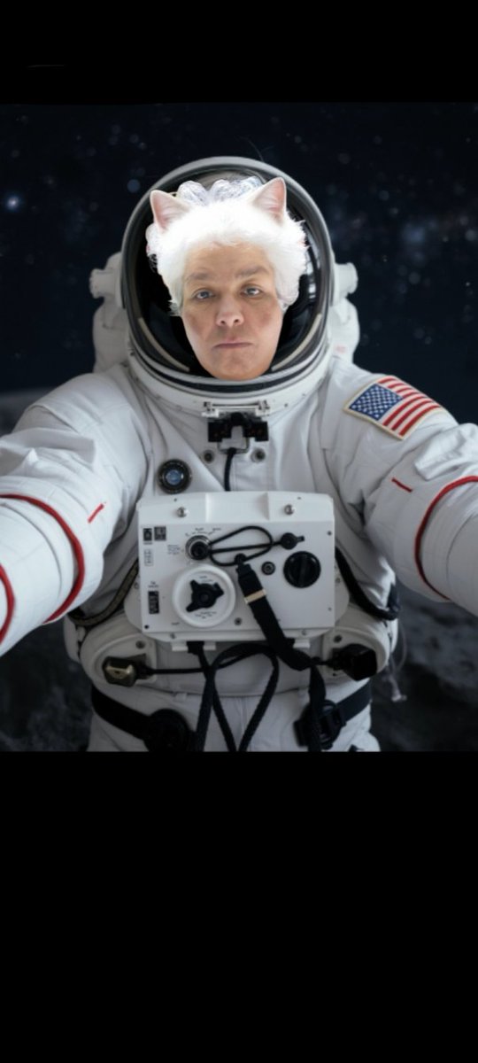 ciel44311's tweet photo. #Interstellar #Espacio #Infinito #Astronauta #TikTok https://t.co/ZatZhJZL1W