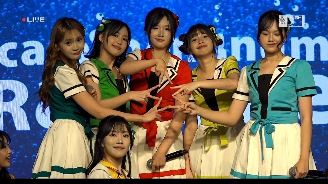 kikyolinee's tweet photo. Boleh smug face kalau tim lo jago https://t.co/f6jmKrzCqv