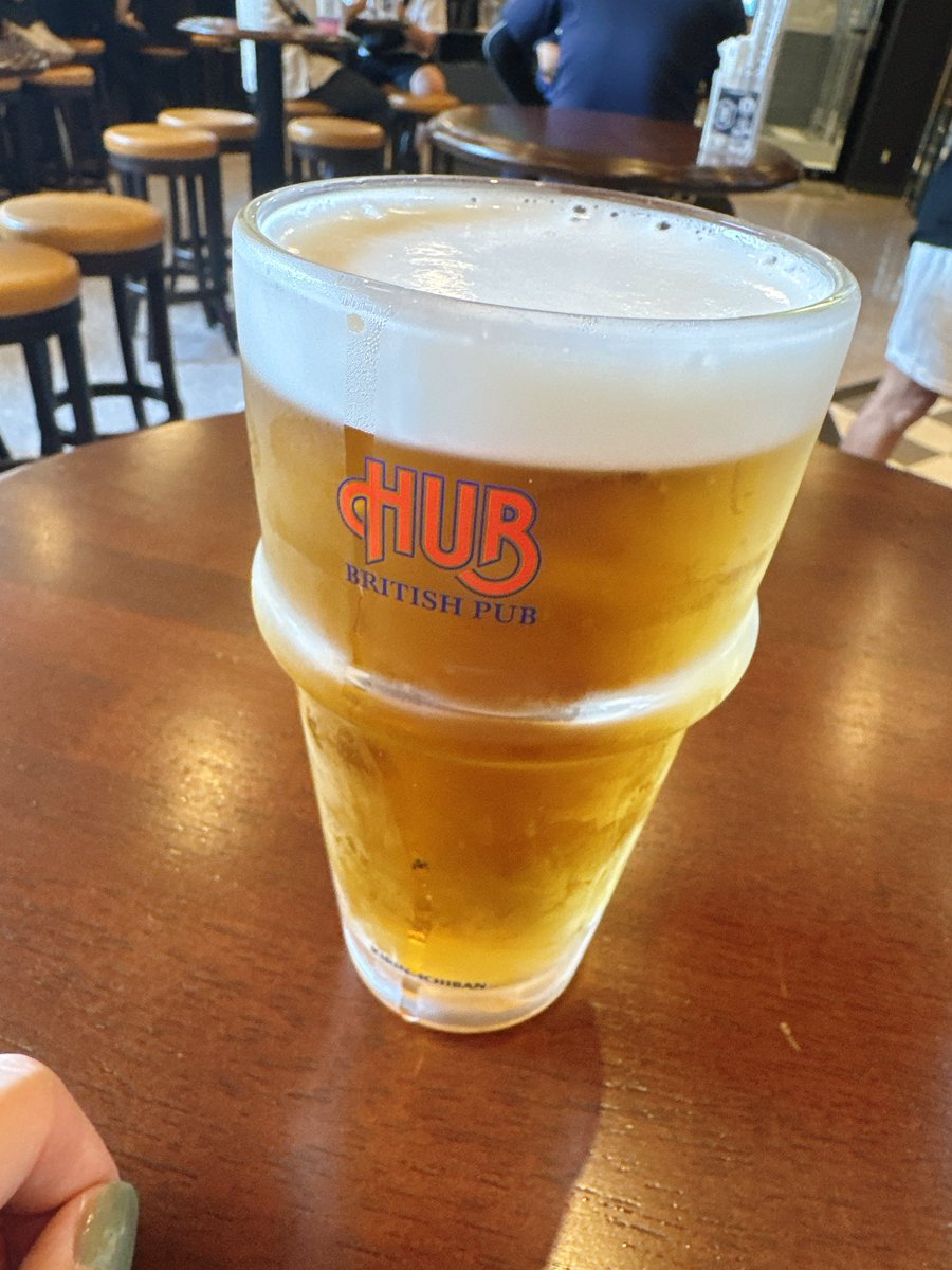 vrc_halhal's tweet photo. 新幹線まで20分あるからビール🍺
静岡にHUBできたのほんとに嬉しい
ちょっとホームからは遠いけど https://t.co/SkvsVMpEVi