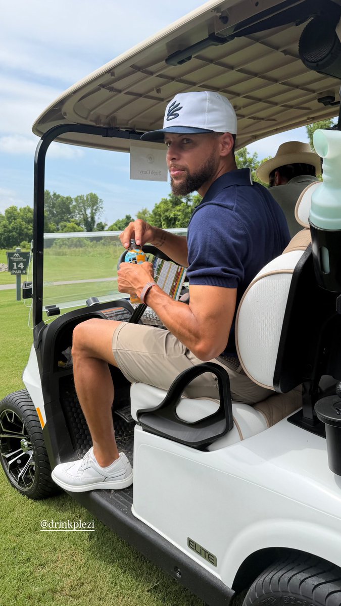 jinthirty's tweet photo. Steph Curry with Moses Moody at his Motivate One Foundation Golf Tournament in Little Rock 🏌️‍♂️

(via @/3r_photo.dept) https://t.co/63xd188MDR