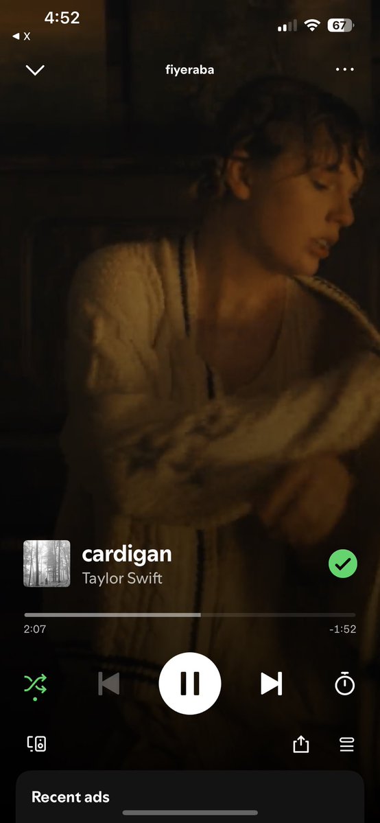brinadiaries's tweet photo. @taylorswift13 it’s a national holiday!! #6yearsoffolklore https://t.co/wXXl6wrUnO