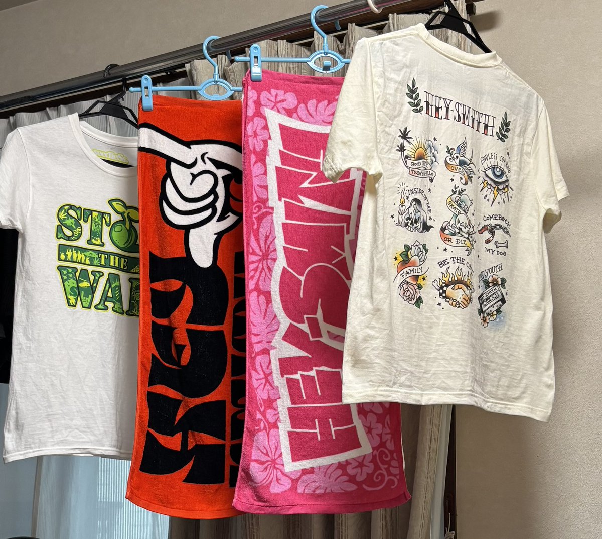 aki_spbv's tweet photo. HEY SMITH20周年おめでとう㊗️
おはようございます。
これが現実😞
STOP THE WARは聴けなかったけどSTOP THE WARってアルバムタイトル回収できたからね、次回に期待🙏って、次のヘイ予定いつだ？？？
明日の男鹿行きたかったー。でも明日はムロフェスだぁ‼️
#HEY_SMITH
#ヘイスミス
#ALLOVERJAPANTORE https://t.co/4FfVOI7xwo
