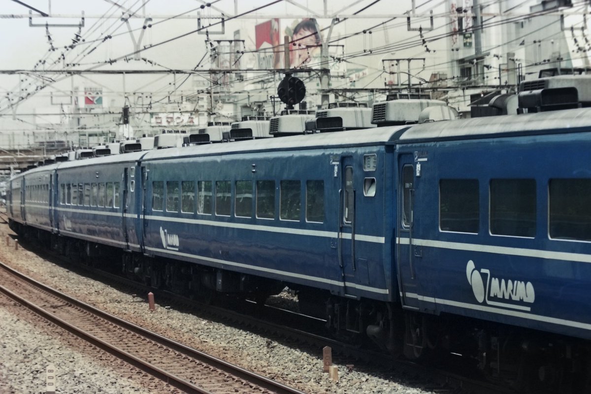 Xb94g5ANuyuq66N's tweet photo. 世にも珍しいJR北海道14系500の上野推進回送。
オハ14は「急行まりも」の特急化と「急行はまなす」に復帰するまで定期運用を外れたドリームカー5両を全て連結して団体で来ました。
今では東武で乗れちゃうのが凄いですね。
#14系 https://t.co/iB79ui62rY
