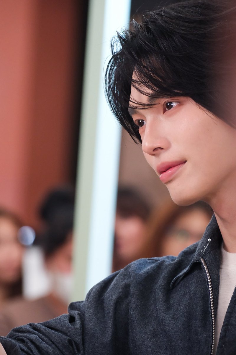 pookanihide's tweet photo. โฉมเอยยย โฉมงาน อร่ามแท้ แลตะลึง 🫣 @winmetawin 

PRADA BEAUTY SUMMER X WIN

#PradaBeautyxWin
#PradaBeauty
#PradaMakeup
#PradaFragances https://t.co/4CLUXiV8QT