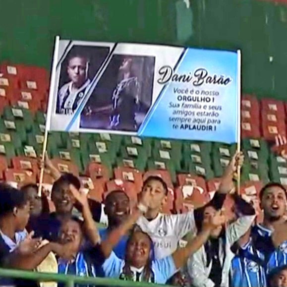 oocgremiofem's tweet photo. Dani Barão 💙 https://t.co/OLZxKMbl5J