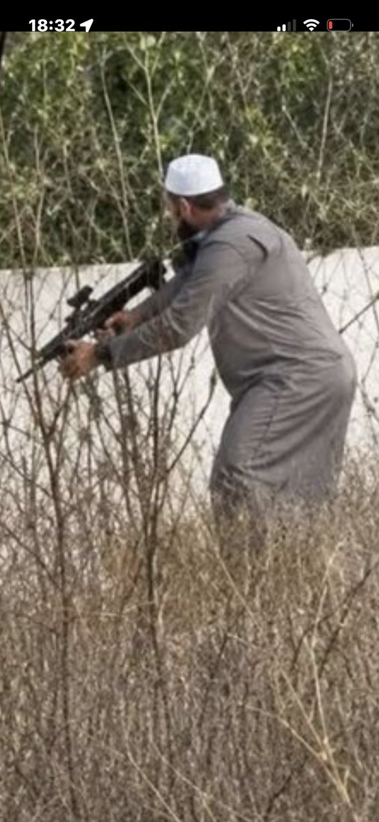 camalees's tweet photo. @Renascenca Ataque terrorista na Cisjordânia causa 6 vítimas mortais. Esta é a história. O ataque foi já reivindicado pelo Hamas. https://t.co/9uLNELFayB