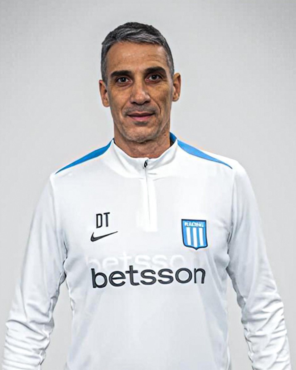 juegosimple__'s tweet photo. 🇦🇷📊 Juan Pablo Vojvoda suma DOS VICTORIAS CONSECUTIVAS como técnico de Racing Club:

✅ 4-1 vs. Defensa y Justicia (CA).
✅ 2-1 vs. Gimnasia La Plata. https://t.co/HxVf6f8DHz