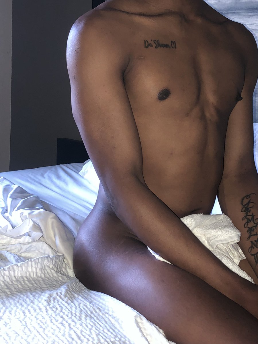 aboutlastnite26's tweet photo. was chillin wit the homie…wake n bake session til that side view caught my attention, had to pull the phone out take sum pics til the mf caught me …..shiiiddd 
#nofilterneeded #allnaturalight #BeautifulNaked #fembttm #candid #creepshots https://t.co/t8eCGokfOW