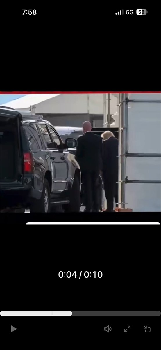 chadm03's tweet photo. @VaTechPhiDelt You guys are blind. Where’s the imaginary door opening from? https://t.co/4LFq3jm5lr