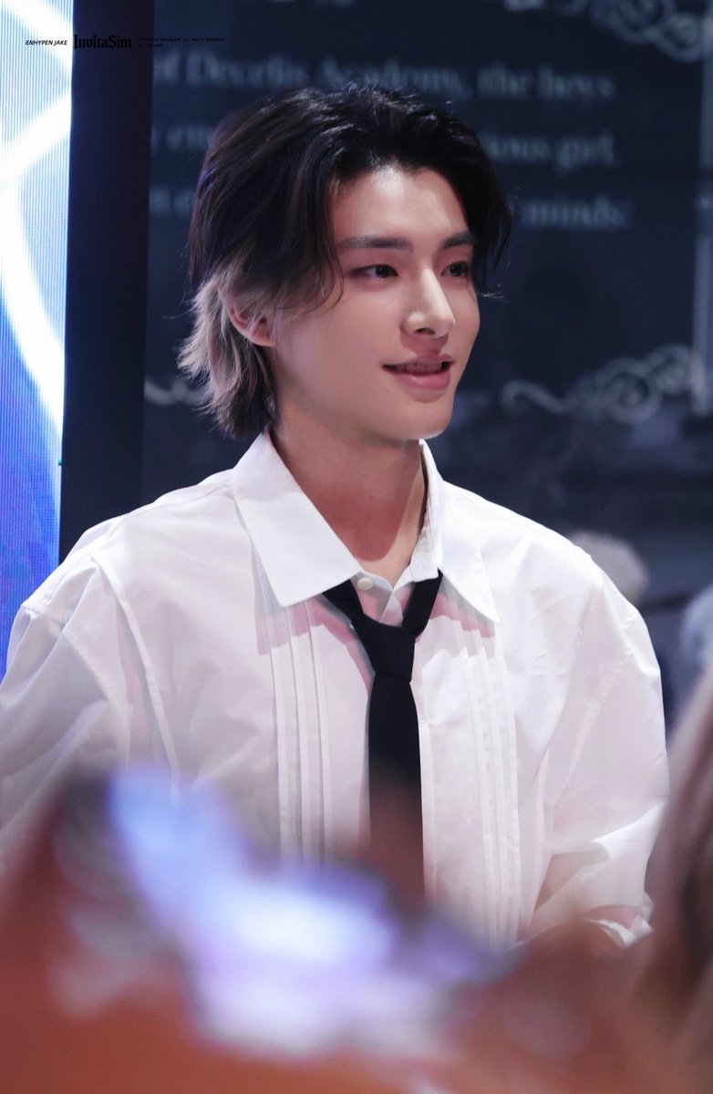 eomsimj's tweet photo. CAKEP BANGET SAYANG https://t.co/y4VJGNgrxP