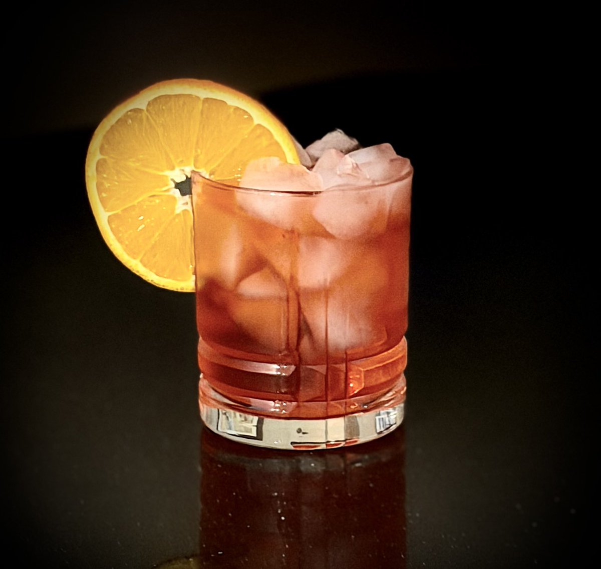 mlzema's tweet photo. It’s #FridayNight #HappyHour!🕔
#TWEETYOURDRINK #Negroni🥃
#Salute! #Cheers! #Sköl! #LChaim! #Santé! #Sláinte! #NaZdrowie! #OogyWawa! #Prosit! #OkoleMaluna! #Ziveli! #Serefe! #CinCin! #Kampai! #Prieka! #Evviva! #Saúde! #Noroc! #Gesondheid! #Saúde!🥃 https://t.co/tfPmRfrJp9