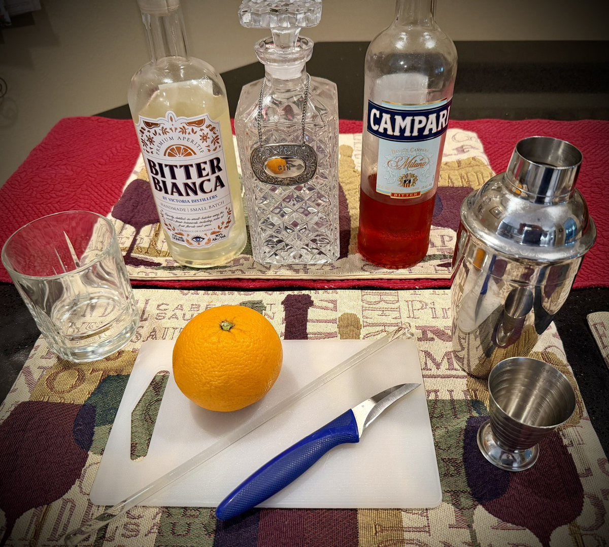 mlzema's tweet photo. It’s #FridayNight #HappyHour!🕔
#TWEETYOURDRINK #Negroni🥃
#Salute! #Cheers! #Sköl! #LChaim! #Santé! #Sláinte! #NaZdrowie! #OogyWawa! #Prosit! #OkoleMaluna! #Ziveli! #Serefe! #CinCin! #Kampai! #Prieka! #Evviva! #Saúde! #Noroc! #Gesondheid! #Saúde!🥃 https://t.co/tfPmRfrJp9