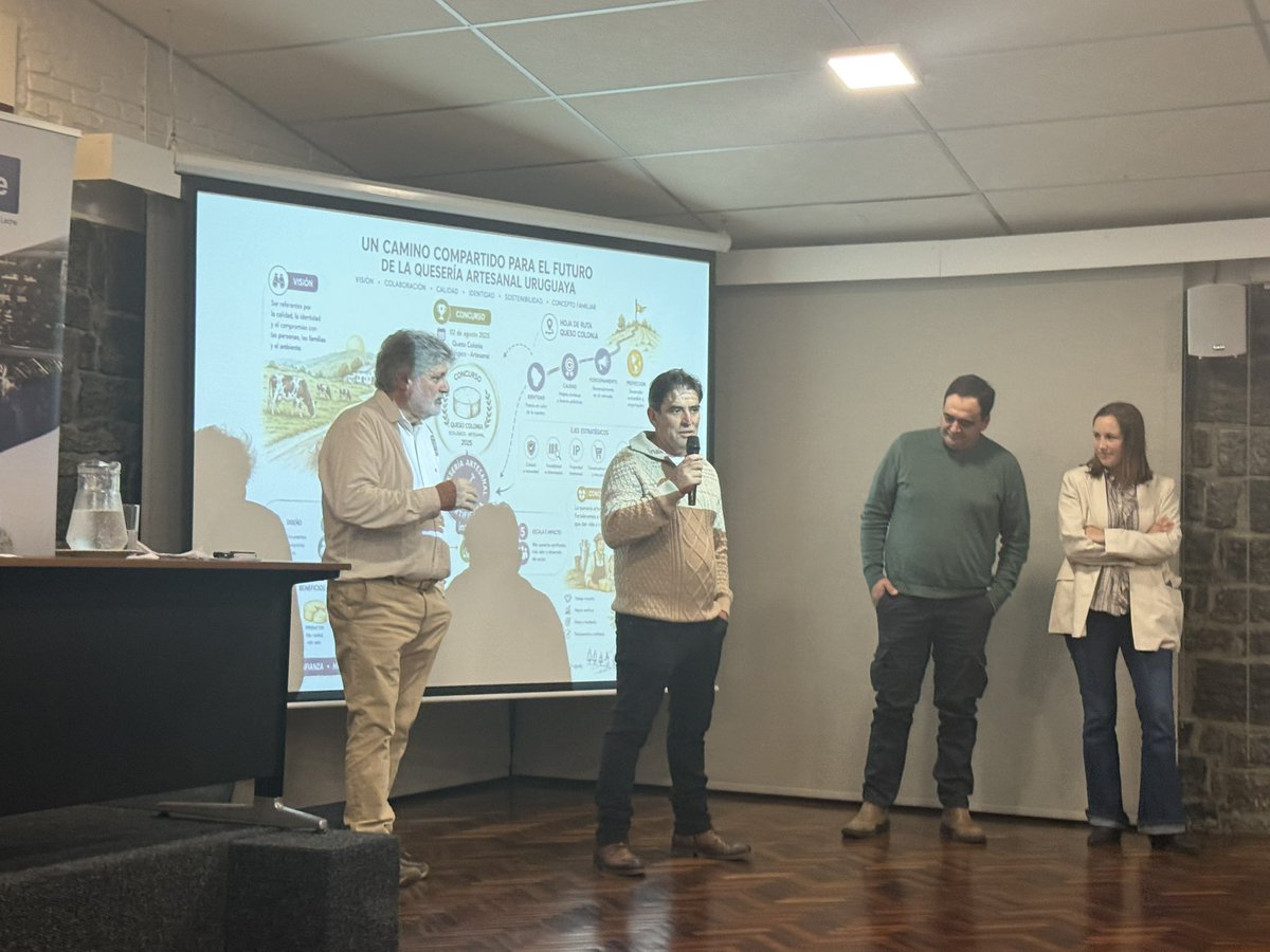 cdcamy's tweet photo. En Nueva Helvecia. Con autoridades del  @LATU_uy @MGAPUruguay, @INALE_UY y productores queseros.
En el lanzamiento de la marca Quesería Artesanal Certificada. Nueva herramienta orientada a reconocer y visibilizar las buenas prácticas de la quesería artesanal uruguaya. https://t.co/ZVnvFBophT