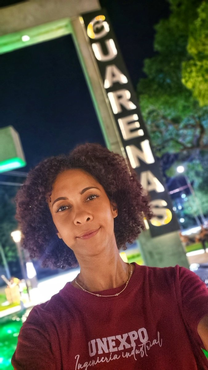 Osiris_80's tweet photo. Aqui tomando fresco en la plaza... #Guarenas de noche... https://t.co/dSl2FvAwV6