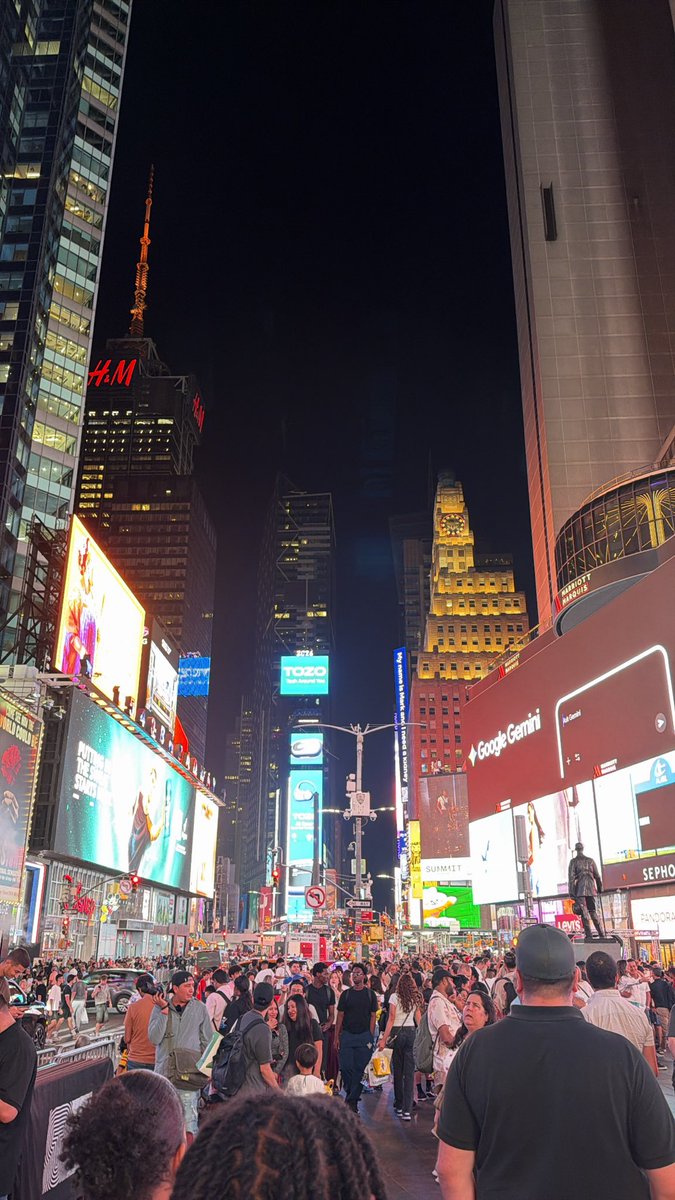 the0909_'s tweet photo. #nyc 🗽 https://t.co/uxiXUOPeOW