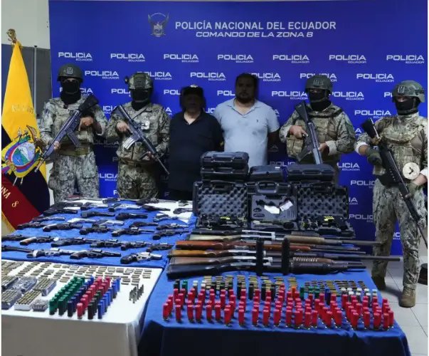teleSURtv's tweet photo. 🚨Ecuador registró 4.154 homicidios en el primer semestre de 2026. Christian Gallo (OEA): "Entre 80 y 90 % fueron cometidos con arma de fuego. El tráfico de armas es un factor estructural de la violencia letal".

#Ecuador #Seguridad #AméricaLatina #teleSUR #24deJul 

https://t.co/UVDUa35XJ0