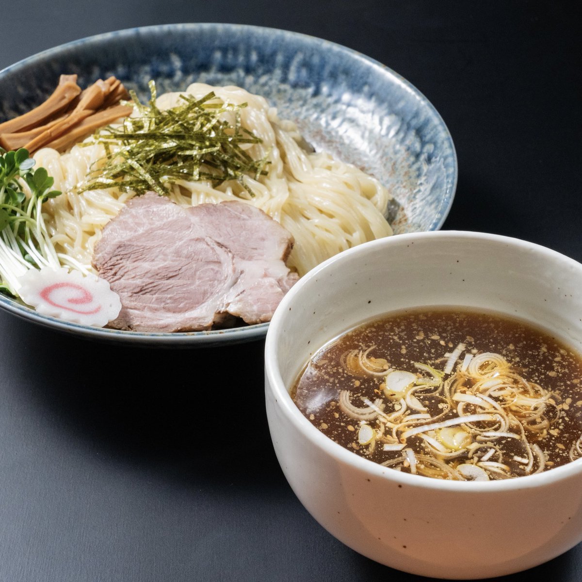 IkkyoRamen's tweet photo. 7/25（土）

おはようございます。

本日も11:30から営業致します。

夏期限定、冷やし煮干しラーメンございます。
（毎日数量限定）

本日もよろしくお願いします。

にぼしラーメン一恭（イッキョウ）
#本日の煮干し
#越谷レイクタウン
#煮干し出汁醤油つけ麺 https://t.co/8BWtPqbYh9