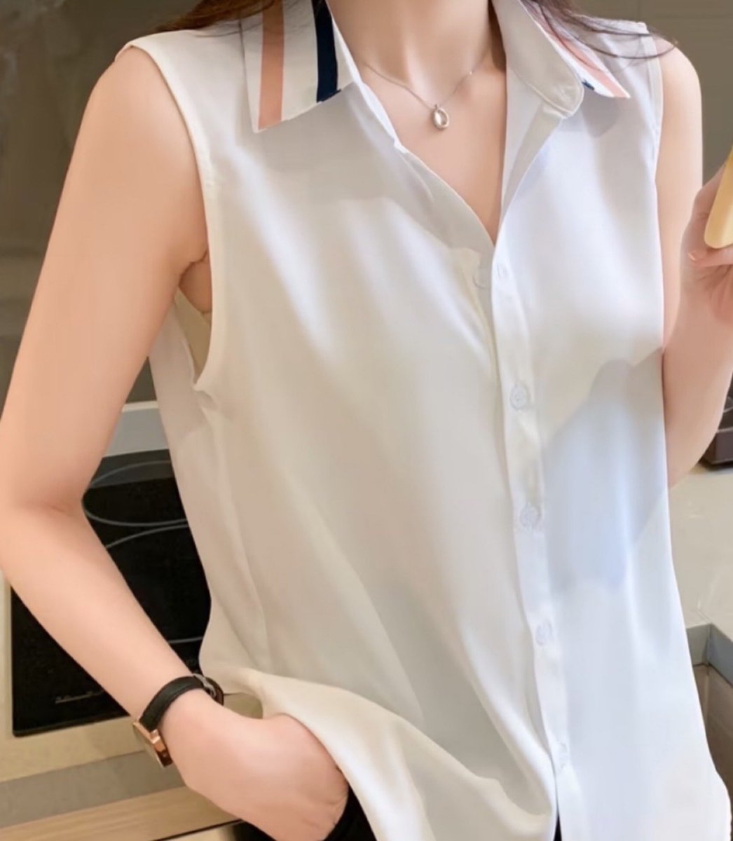 maisanoshi's tweet photo. ノースリーブの季節になりましたね。やっぱり風通しが良く涼しいし。スッキリした夏らしいおしゃれが楽しめるし。肌見せの服を着ると暑い中でも気分も上がるし。開放感もあるし。何と言っても女同士でも彼女のわたしを見る目が変わるし。お互い相手が欲しくなっちゃう〜
#DMでお話 
#DMでレズオナ逝き https://t.co/wI0E29sdOi