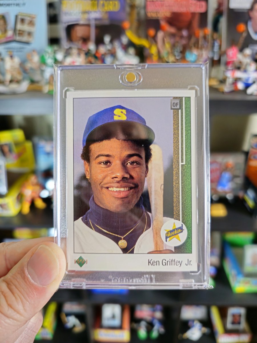 JunkWaxHeroes's tweet photo. 🚨 GIVEAWAY ALERT 🚨

For a chance to win this Ken Griffey Jr. 1989 Upper Deck RC 🤩

Like / Follow / Repost to Enter ♻️

Winner TBA Sunday 8/2 📢 https://t.co/doktRF1E4d