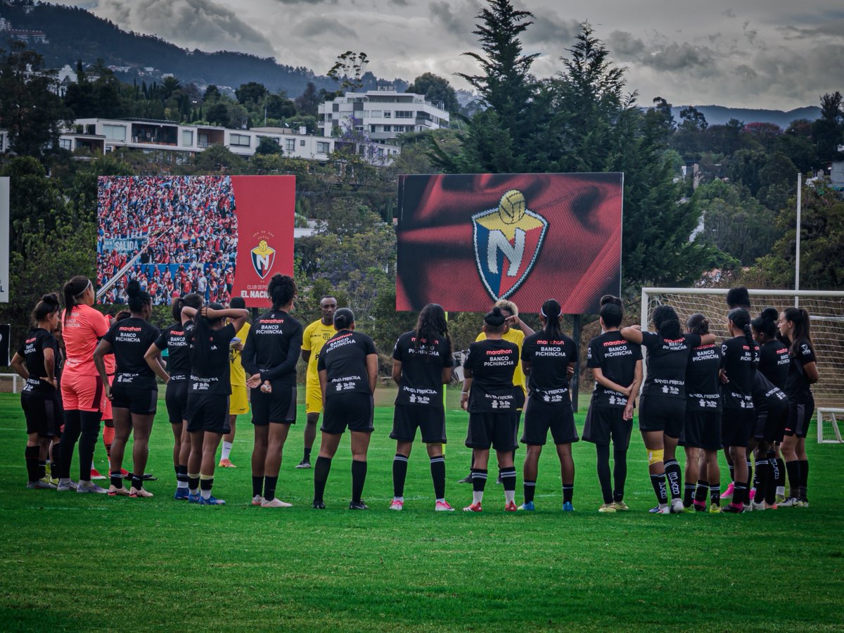 BSCFemenino_'s tweet photo. Gracias al Club Deportivo @elnacionalec por prestarnos sus instalaciones para que nuestro equipo pueda entrenar en Quito 💛 https://t.co/RDzaJo5ZPe
