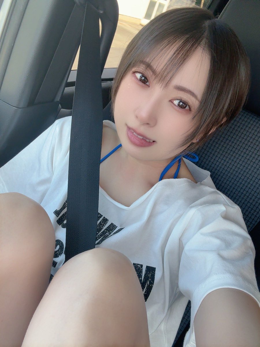 yu_kinao's tweet photo. おはよう世界🌏
今日は海に行くんだ!!!!!
水着はもう着てる準備満点👙 https://t.co/CVIFagbrf8