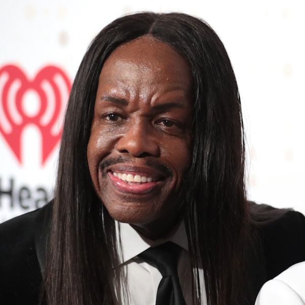 soultrackscom's tweet photo. Happy Birthday to Earth Wind &amp; Fire legend Verdine White https://t.co/klKp7PjJjL https://t.co/DLIf8jU9Zz