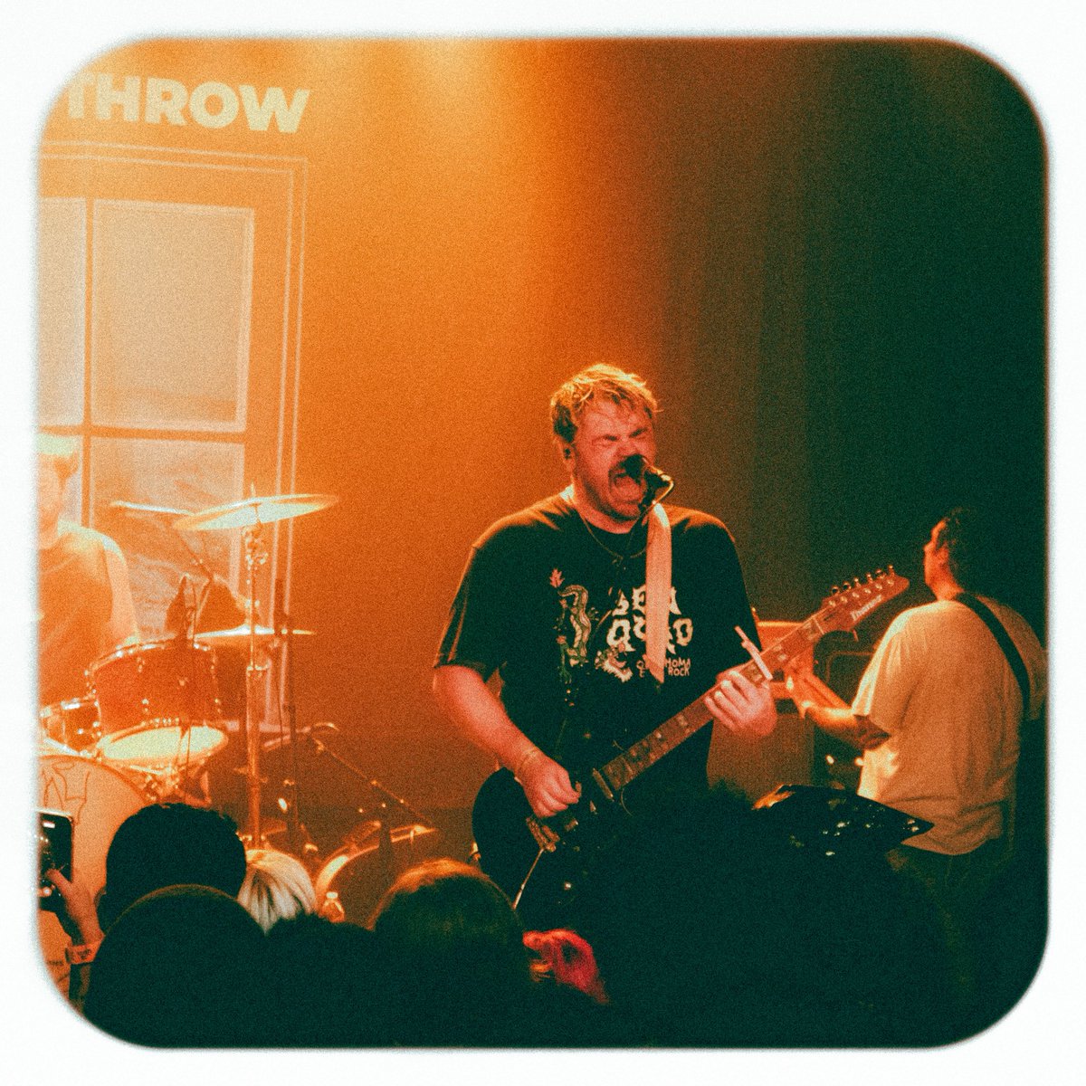 FreeThrowEmo's tweet photo. LA, that was wild. Thank you so much for selling out @theroxy. https://t.co/ynRKmTKhby