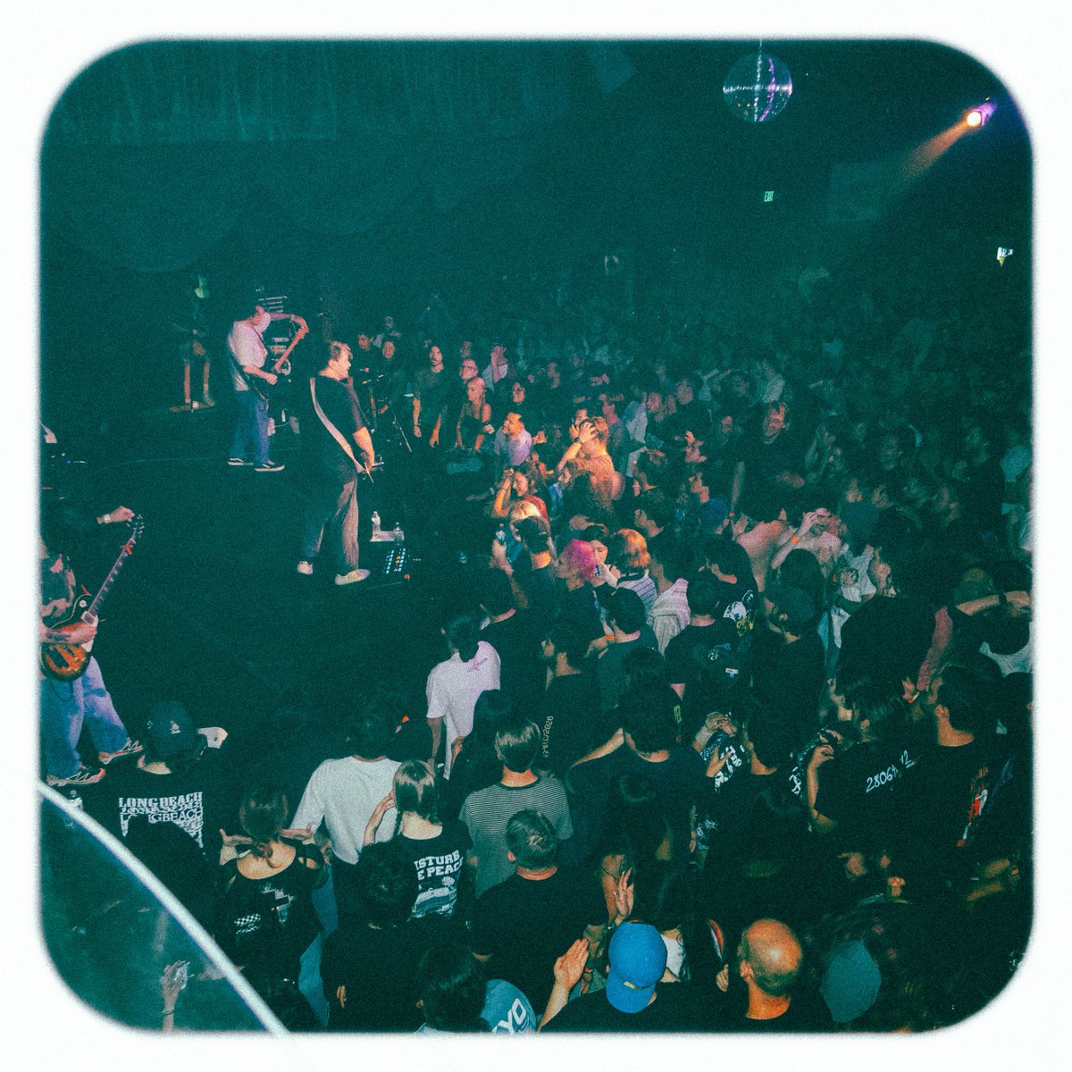 FreeThrowEmo's tweet photo. LA, that was wild. Thank you so much for selling out @theroxy. https://t.co/ynRKmTKhby