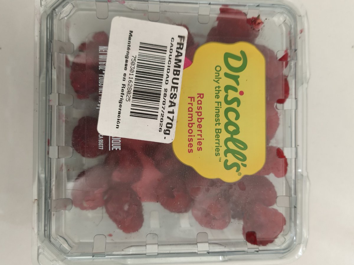 Denatieh's tweet photo. @Chedrauioficial  es una pena que vendan producto en estás condiciones todo el producto se fue a la basura se compró el día de ayer. https://t.co/4OYZwppnB3